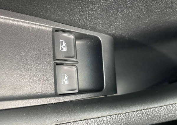 Skoda Fabia cena 45900 przebieg: 115508, rok produkcji 2019 z Kobylin małe 301